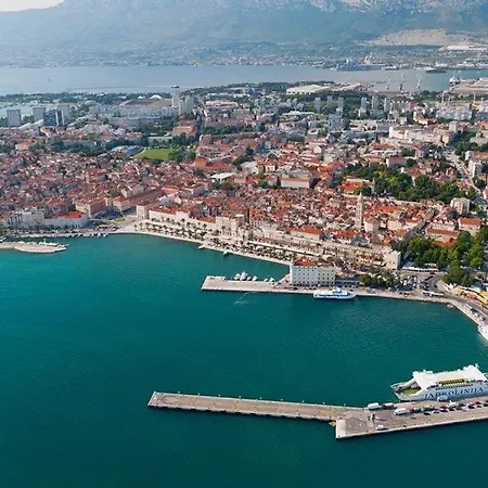 Trstenik With Private Parking Space Апартаменты Сплит