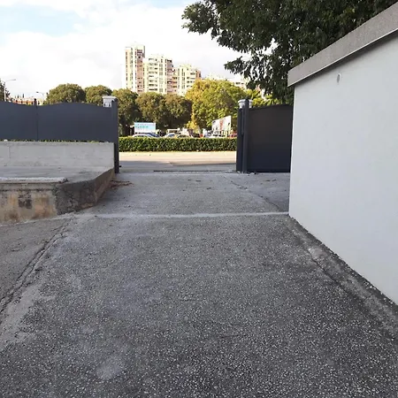 Studio Trstenik With Private Parking Space * Split