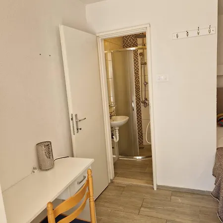 Trstenik With Private Parking Space Апартаменты Сплит