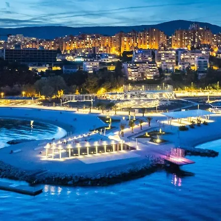 Trstenik With Private Parking Space Апартаменты